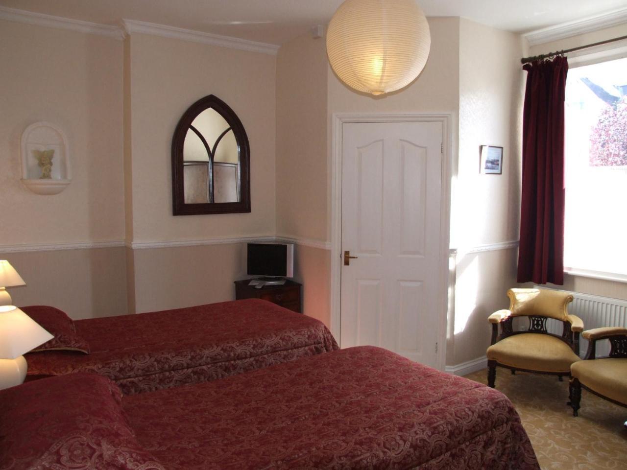 Hedley Villa Guest House Лимингтон Экстерьер фото